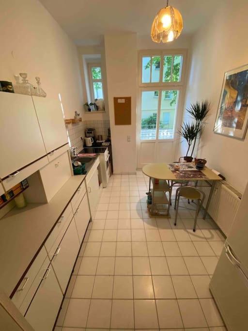 Schone Altbauwohnung Mit Grun In Ruhiger Lage Лейпциг Экстерьер фото